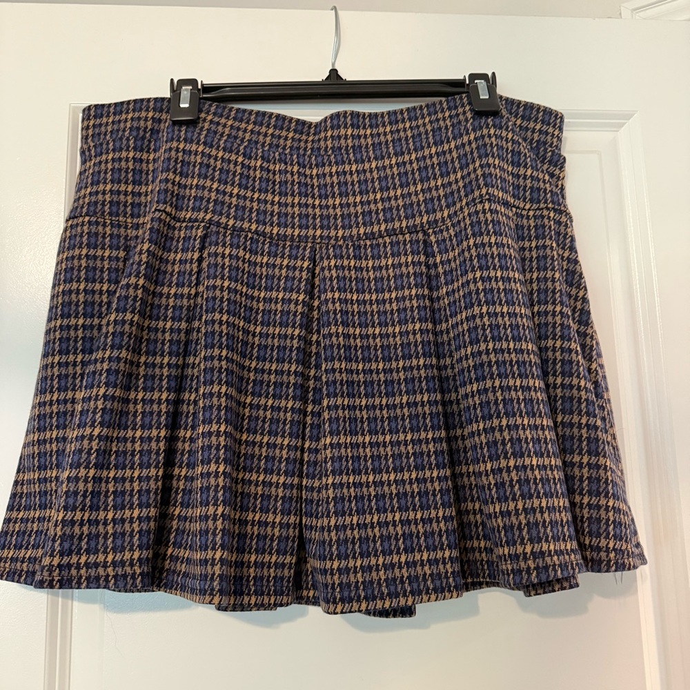 American Eagle Plaid Pleated Skirt - Navy and Tan NWT size XL tall
